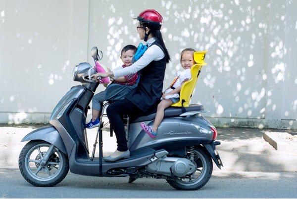 Nên lựa chọn sản phẩm ghế ngồi xe máy chất lượng hàng đầu trên thị trường với chất liệu chắc chắn để đảm bảo an toàn cho bé