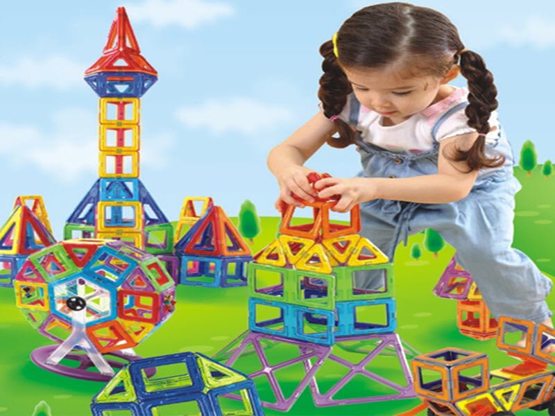 Để bé nhà bạn phát triển toàn diện thì những món đồ chơi cho bé gái là không thể thiếu