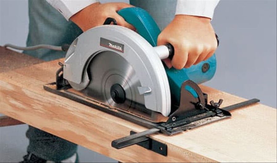 Máy cắt gỗ cầm tay có những ưu điểm nổi bật gì?