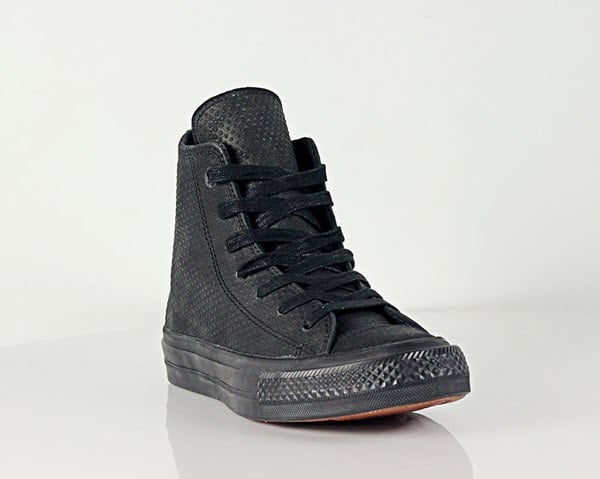 Giày sneaker nam thương hiệu Converse