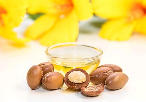 Tinh dầu argan có tác dụng dưỡng da, giúp da trắng sáng, mịn màng