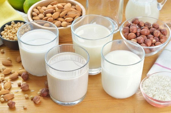 Sữa cung cấp nhiều dinh dưỡng, giúp kiểm soát đường huyết tốt, đặc biệt là sữa hạt óc chó