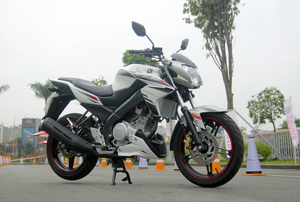 Xe tay côn Yamaha thích hợp cho người đam mê tốc độ và xe phân khối lớn